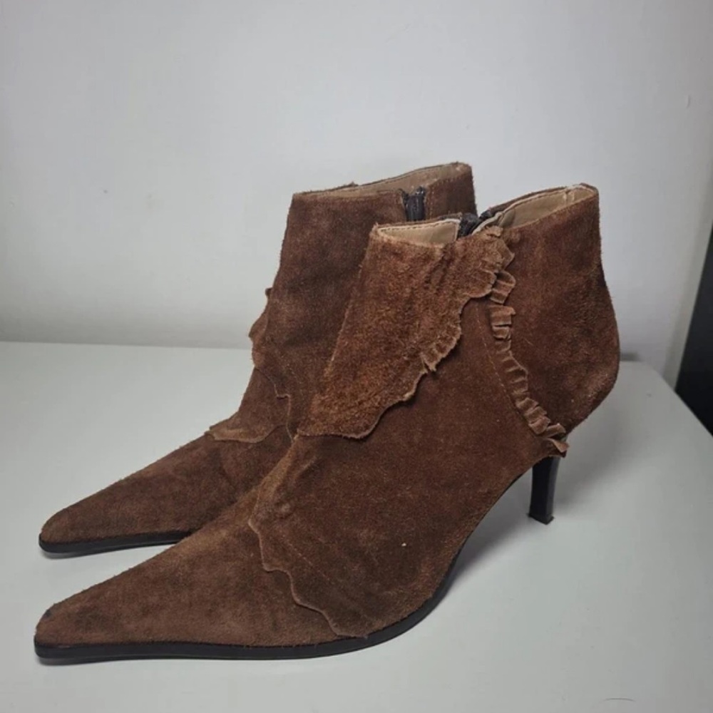 Chic Brown Suede Ruffle Heeled Boots